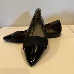 Tahari Black patent pointed toe flats size 9.5
